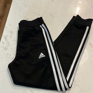 Adidas jogger size 7/8